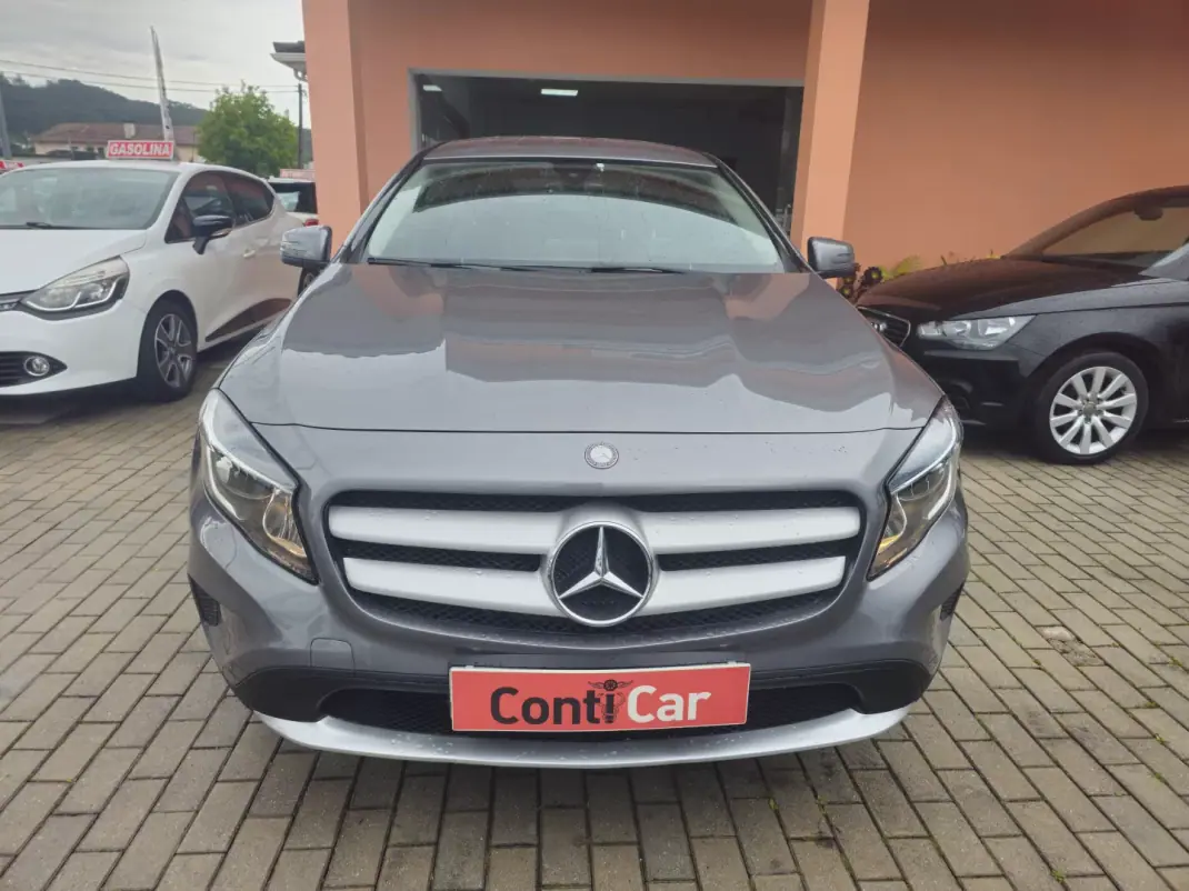 Mercedes-Benz GLA 180 2016 - 16990 EUR, 142000 km - AUTO.MOTO.pt - 142000km - foto 2 de 13