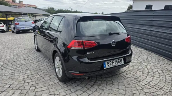 Volkswagen Golf 2015 - 14540 EUR, 135000 km - AUTO.MOTO.pt - 135000km - foto 4 de 26