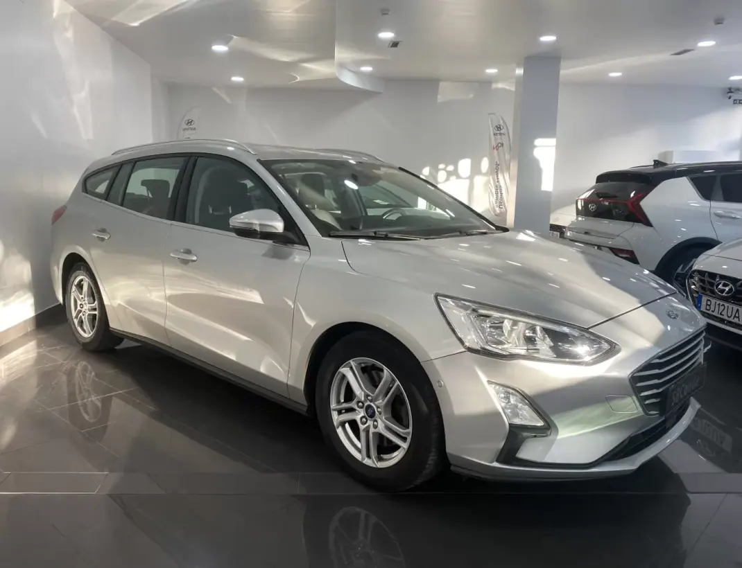 Ford Focus SW 2019 - 12600 EUR, 156868 km - AUTO.MOTO.pt - 156868km - foto 3 de 34