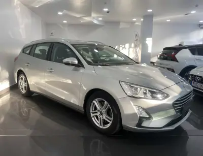 Ford Focus SW 2019 - 12600 EUR, 156868 km - AUTO.MOTO.pt - 156868km - foto 3 de 34