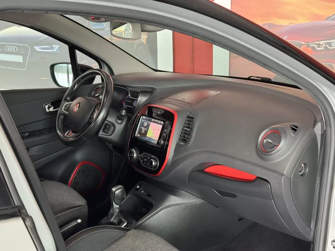 Renault Captur 2017 - 14990 EUR, 69213 km - AUTO.MOTO.pt - 69213km - foto 14 de 21