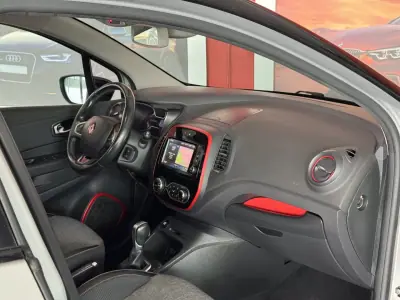 Renault Captur 2017 - 14990 EUR, 69213 km - AUTO.MOTO.pt - 69213km - foto 14 de 21