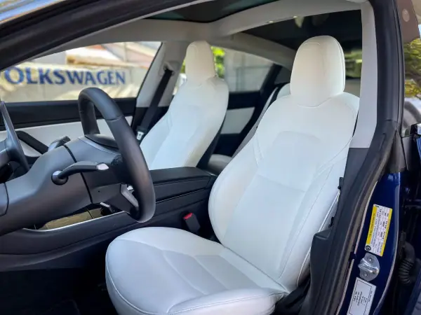Tesla Model 3 2019 - 28990 EUR, 85000 km - AUTO.MOTO.pt - 85000km - foto 6 de 12