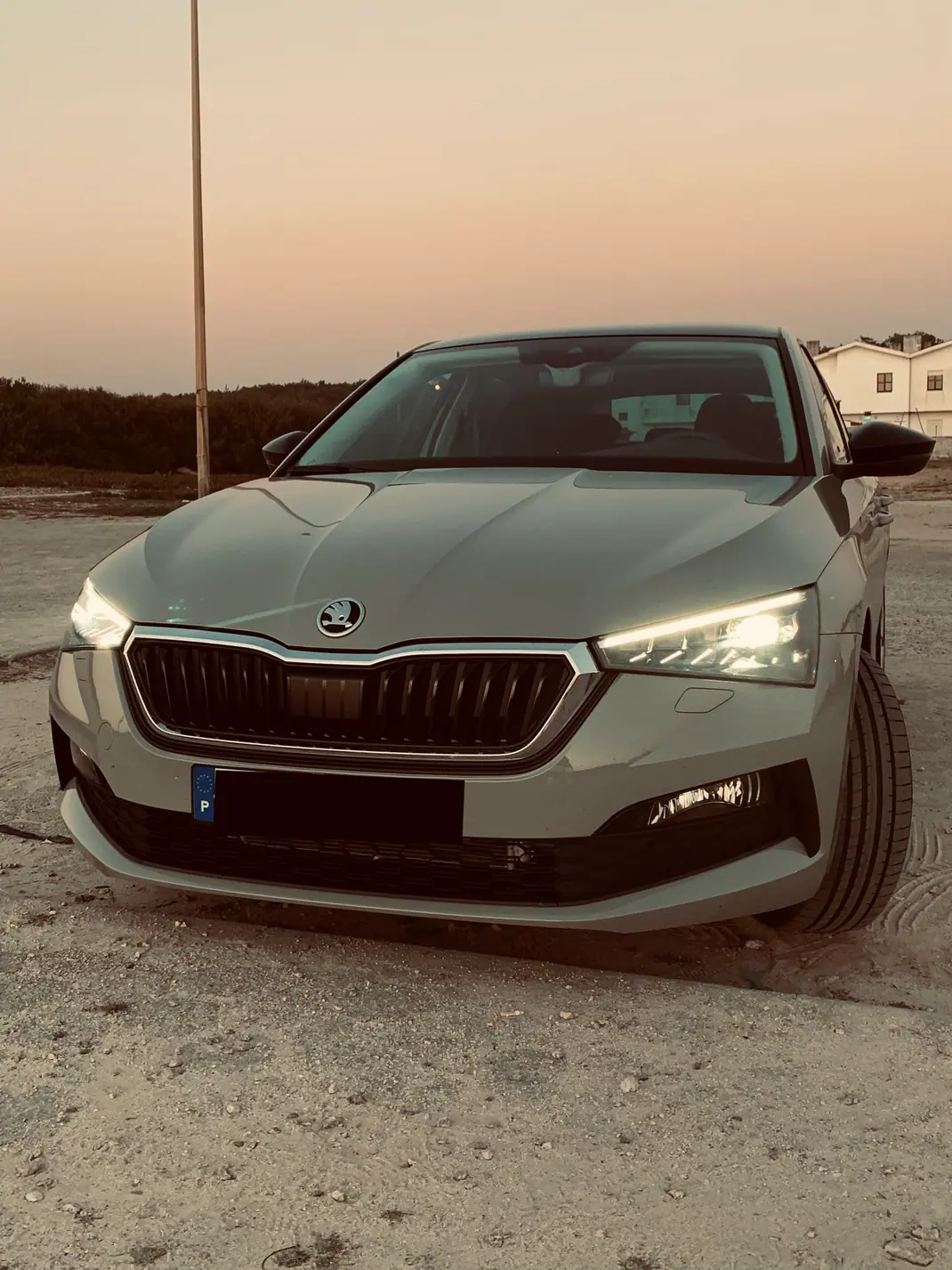 Skoda Scala 2020 - 16750 EUR, 100000 km - AUTO.MOTO.pt - 100000km - foto 2 de 13