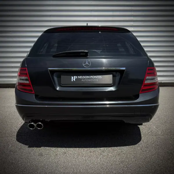Mercedes-Benz C 180 2011 - 8900 EUR, 350000 km - AUTO.MOTO.pt - 350000km - foto 25 de 28