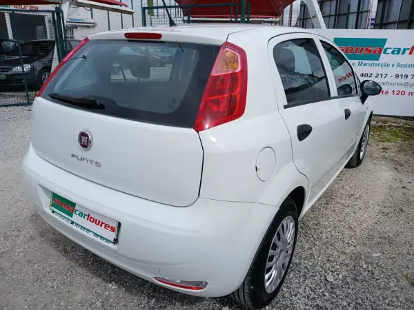Fiat Punto 2016 - 6850 EUR, 156334 km - AUTO.MOTO.pt - 156334km - foto 8 de 24