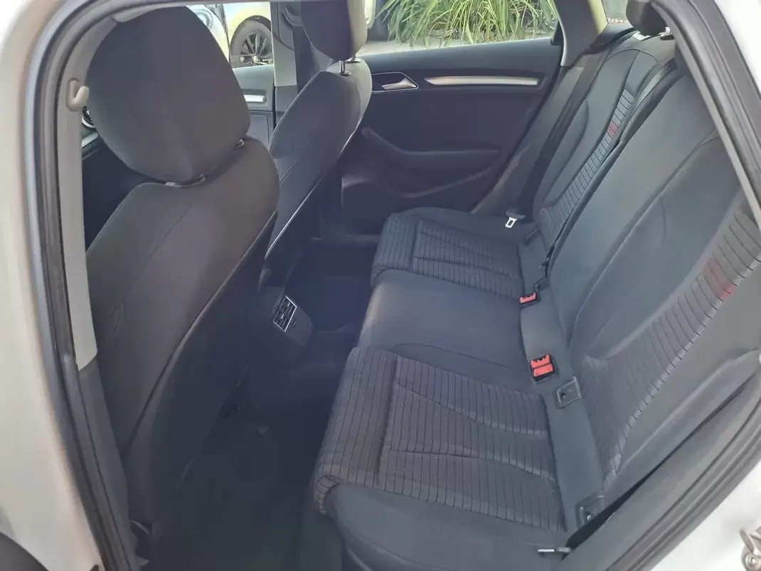 Audi A3 Sportback 2019 - 18500 EUR, 98000 km - 98000km - foto 25 de 28