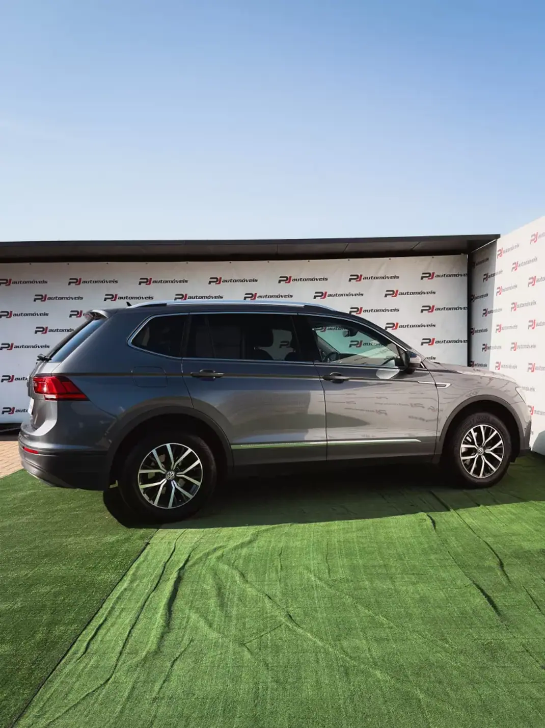 Volkswagen Tiguan Allspace 2020 - 22500 EUR, 178899 km - 178899km - foto 8 de 25