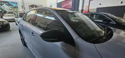 Volkswagen Jetta 2017 - 8990 EUR, 260000 km - AUTO.MOTO.pt - 260000km - foto 30 de 56