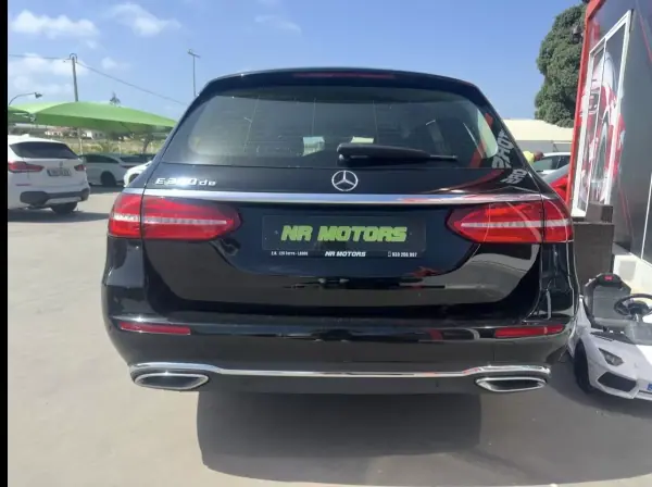 Mercedes-Benz E 300 2020 - 31947 EUR, 131000 km - AUTO.MOTO.pt - 131000km - foto 7 de 20
