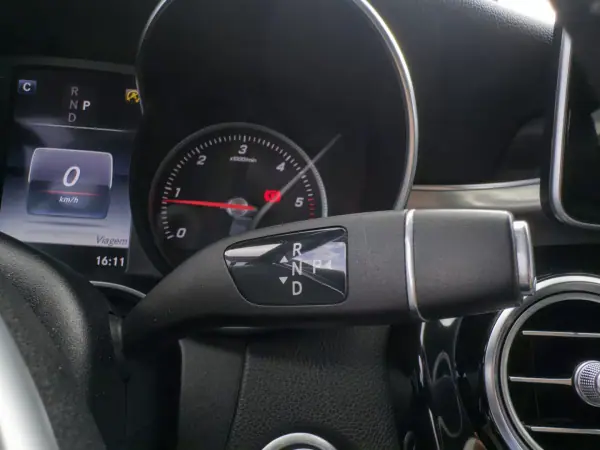Mercedes-Benz GLC 220 2016 - 37990 EUR, 180000 km - AUTO.MOTO.pt - 180000km - foto 27 de 45