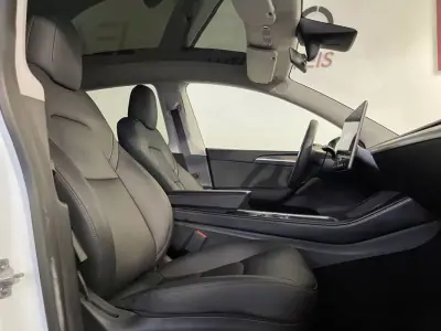Tesla Model Y 2022 - 38750 EUR, 44000 km - AUTO.MOTO.pt - 44000km - foto 17 de 42