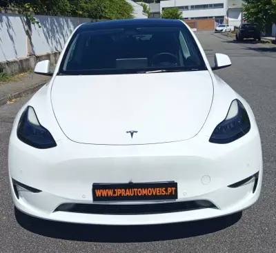 Tesla Model Y 2022 - 35750 EUR, 78615 km - AUTO.MOTO.pt - 78615km - foto 2 de 21