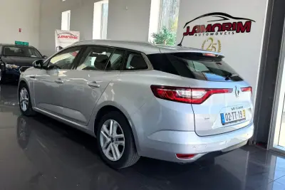 Renault Mégane Sport Tourer 2017 - 9650 EUR, 196121 km - AUTO.MOTO.pt - 196121km - foto 14 de 22