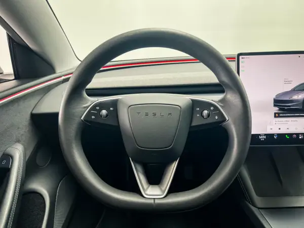 Tesla Model 3 2023 - 36900 EUR, 116000 km - AUTO.MOTO.pt - 116000km - foto 12 de 20