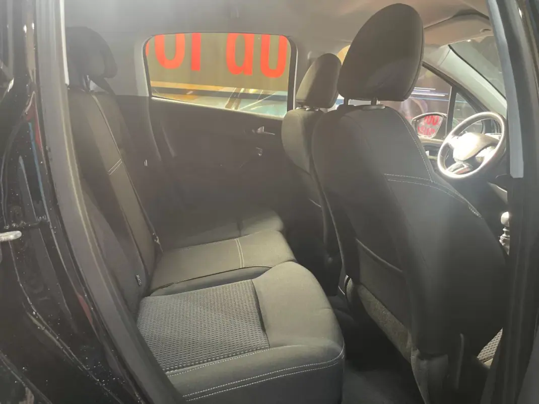 Peugeot 208 2018 - 8899 EUR, 106000 km - AUTO.MOTO.pt - 106000km - foto 30 de 42