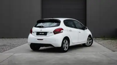 Peugeot 208 2015 - 9500 EUR, 210000 km - AUTO.MOTO.pt - 210000km - foto 25 de 25