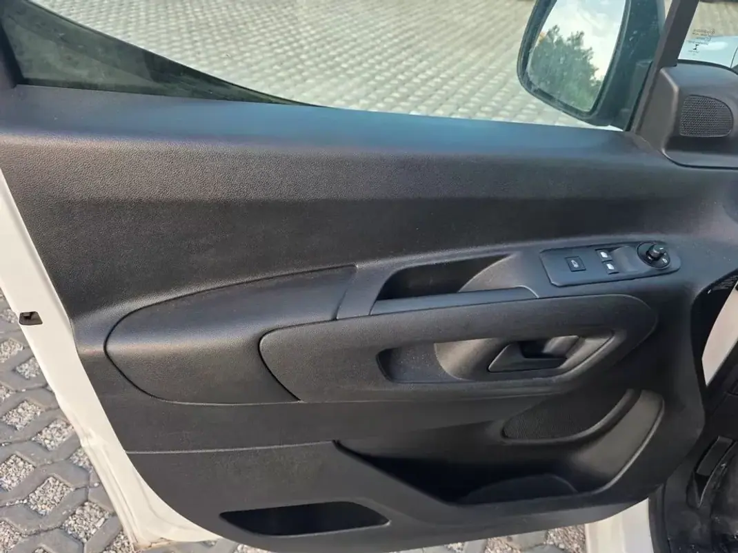Citroën 2020 - 16990 EUR, 94349 km - 94349km - foto 2 de 15
