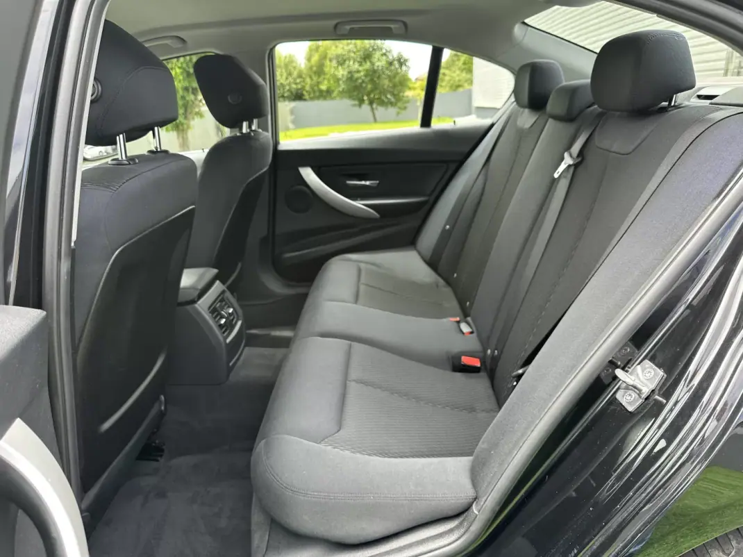 BMW 320 2013 - 13900 EUR, 280000 km - AUTO.MOTO.pt - 280000km - foto 33 de 64