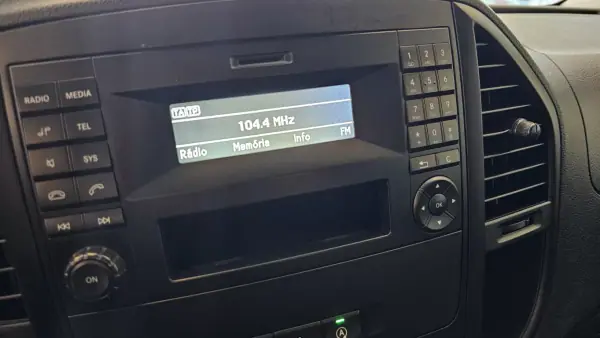 Mercedes-Benz Vito Tourer 2019 - 34900 EUR, 99800 km - AUTO.MOTO.pt - 99800km - foto 22 de 29