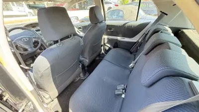 Toyota Yaris 2010 - 8700 EUR, 69707 km - AUTO.MOTO.pt - 69707km - foto 24 de 35