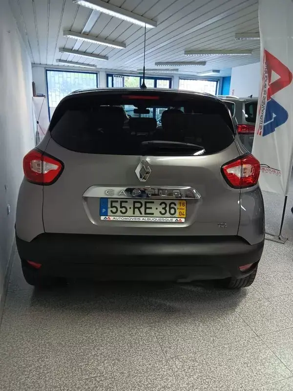 Renault Captur 2016 - 11950 EUR, 88000 km - AUTO.MOTO.pt - 88000km - foto 6 de 14