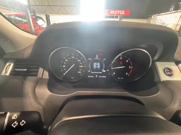 Land Rover Range Rover Evoque 2018 - 25990 EUR, 101341 km - AUTO.MOTO.pt - 101341km - foto 12 de 16