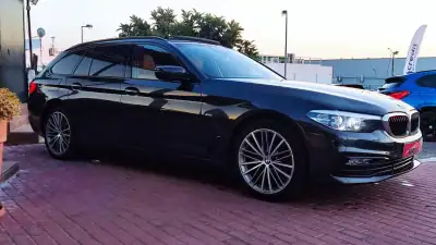 BMW 520 2018 - 29990 EUR, 130000 km - AUTO.MOTO.pt - 130000km - foto 35 de 43