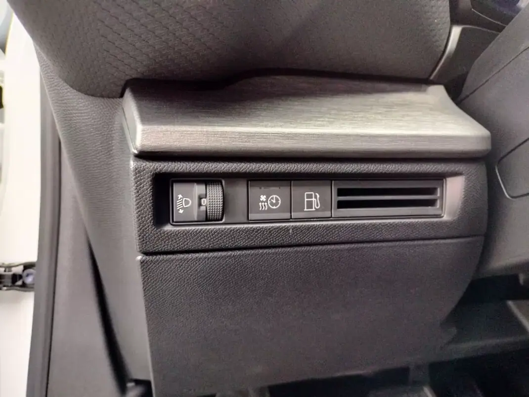 Citroën C5 X 2023 - 35000 EUR, 6500 km - AUTO.MOTO.pt - 6500km - foto 19 de 29