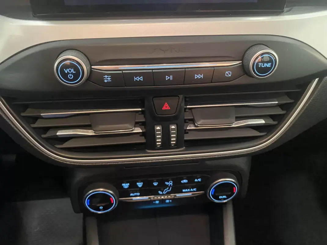 Ford Focus SW 2019 - 12600 EUR, 156868 km - AUTO.MOTO.pt - 156868km - foto 28 de 34