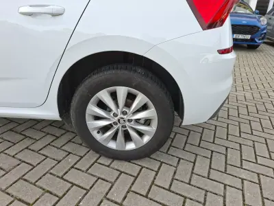 Skoda Kamiq 2021 - 15750 EUR, 88700 km - AUTO.MOTO.pt - 88700km - foto 9 de 29