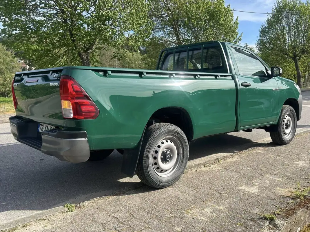 Toyota Hilux 4x4 2019 - 28500 EUR, 283000 km - AUTO.MOTO.pt - 283000km - foto 3 de 11