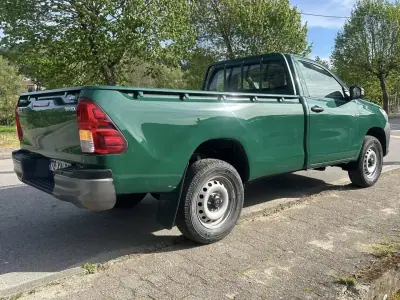 Toyota Hilux 4x4 2019 - 28500 EUR, 283000 km - AUTO.MOTO.pt - 283000km - foto 3 de 11