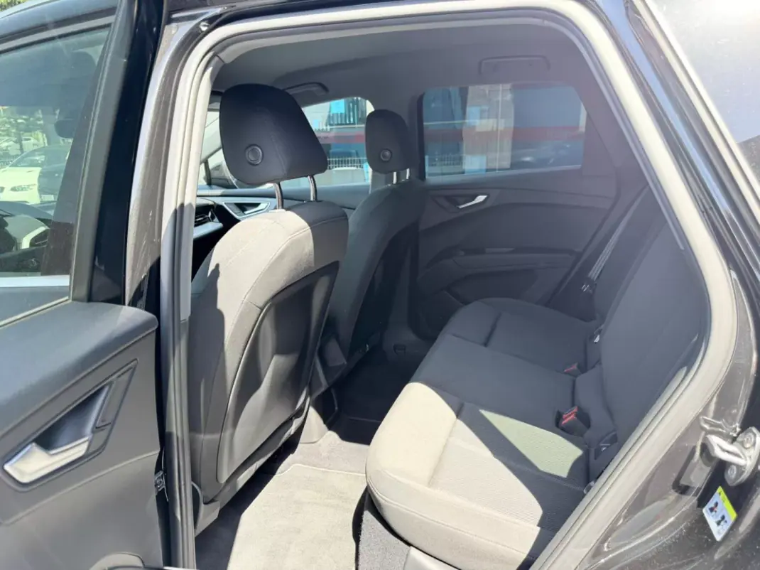 Audi Q4 e-tron 2022 - 36000 EUR, 57000 km - AUTO.MOTO.pt - 57000km - foto 6 de 9