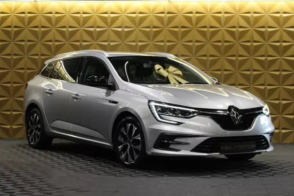 Renault Mégane Sport Tourer 2021 - 14250 EUR, 168000 km - AUTO.MOTO.pt - 168000km - foto 5 de 28
