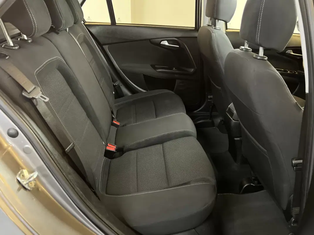 Fiat Tipo Station Wagon 2017 - 9490 EUR, 120000 km - AUTO.MOTO.pt - 120000km - foto 16 de 30