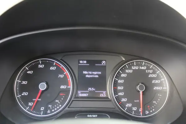 SEAT Leon 2013 - 9700 EUR, 184867 km - AUTO.MOTO.pt - 184867km - foto 12 de 16