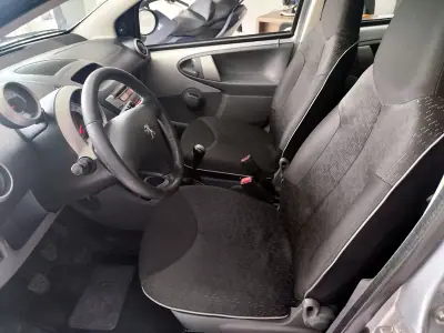 Peugeot 107 2011 - 6480 EUR, 84000 km - AUTO.MOTO.pt - 84000km - foto 4 de 21