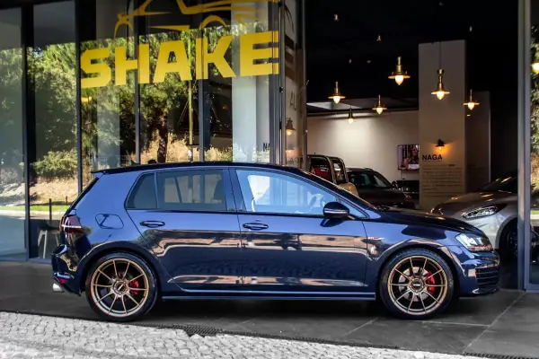 Volkswagen Golf 2015 - 24990 EUR, 83192 km - AUTO.MOTO.pt - 83192km - foto 5 de 45