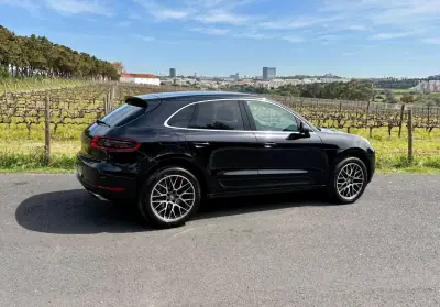 Porsche Macan 2018 - 44900 EUR, 109467 km - AUTO.MOTO.pt - 109467km - foto 5 de 27