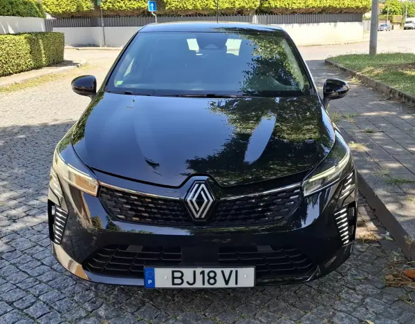 Renault Clio 2024 - 15900 EUR, 158000 km - AUTO.MOTO.pt - 158000km - foto 4 de 6