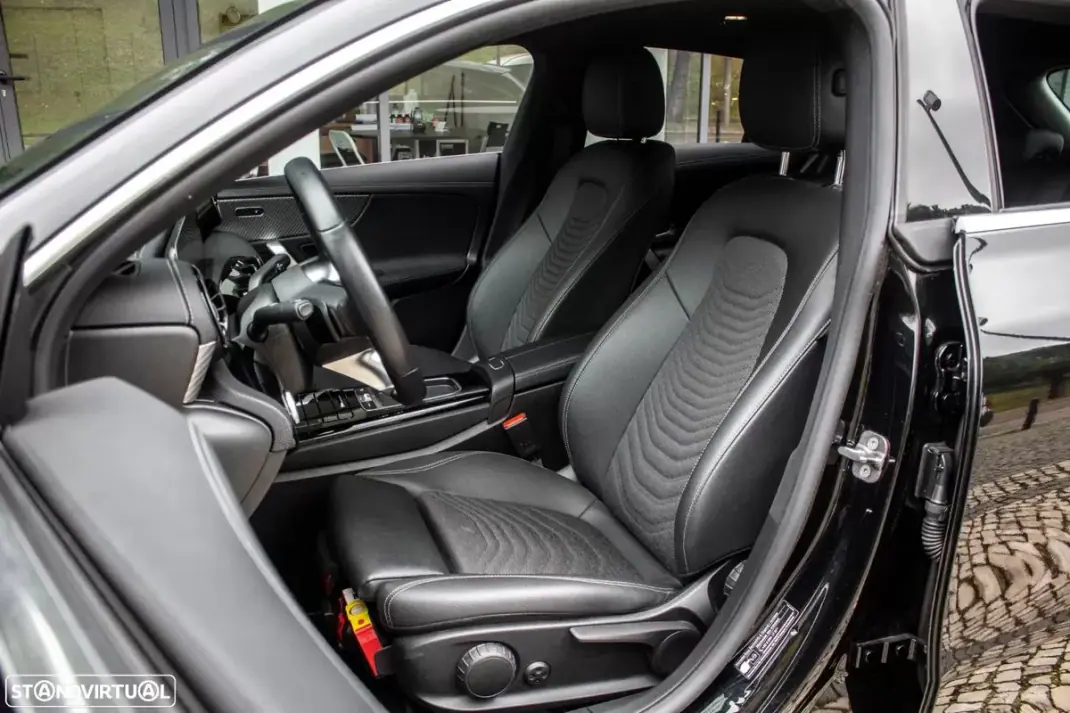 Mercedes-Benz CLA 180 2024 - 33990 EUR, 28922 km - AUTO.MOTO.pt - 28922km - foto 25 de 40