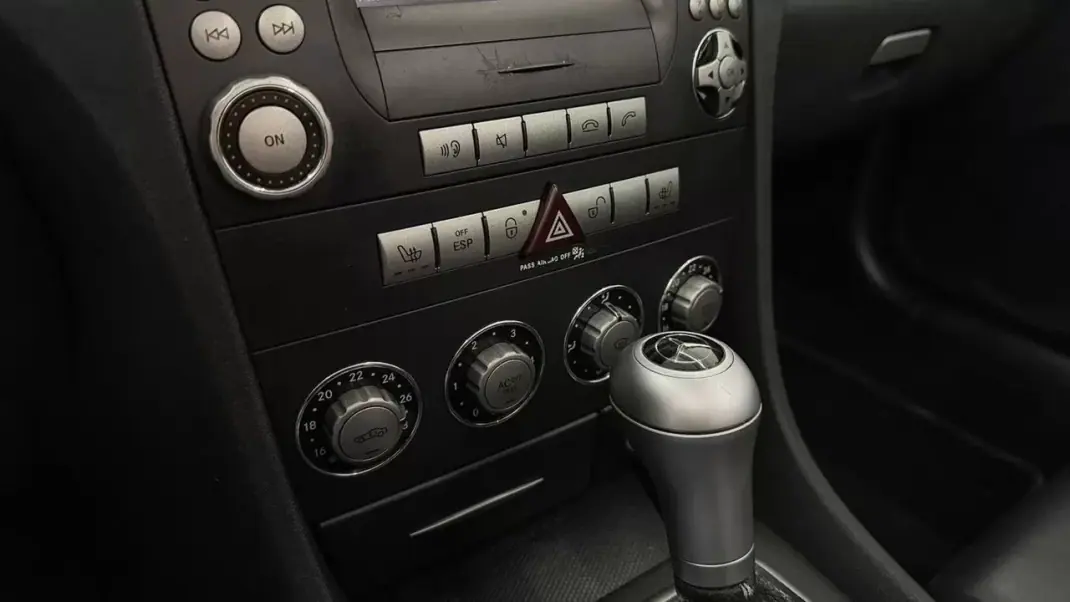 Mercedes-Benz SLK 200 2004 - 13990 EUR, 167477 km - AUTO.MOTO.pt - 167477km - foto 13 de 24