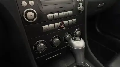 Mercedes-Benz SLK 200 2004 - 13990 EUR, 167477 km - AUTO.MOTO.pt - 167477km - foto 13 de 24