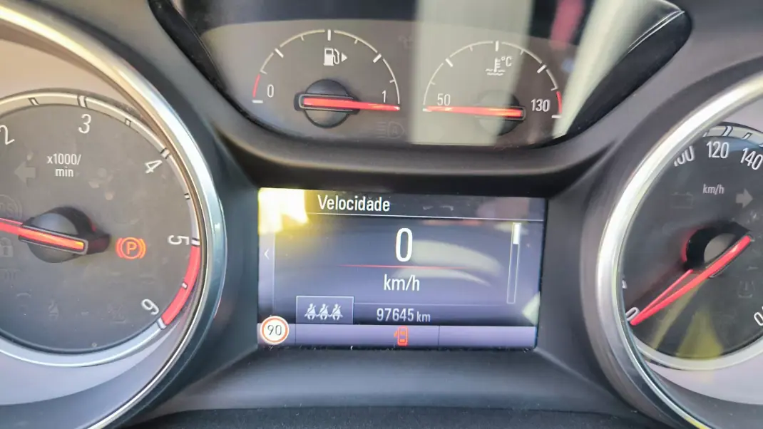 Opel Astra 2016 - 12450 EUR, 97645 km - 97645km - foto 7 de 8