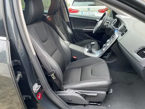 Volvo V60 2017 - 17900 EUR, 165010 km - AUTO.MOTO.pt - 165010km - foto 23 de 23