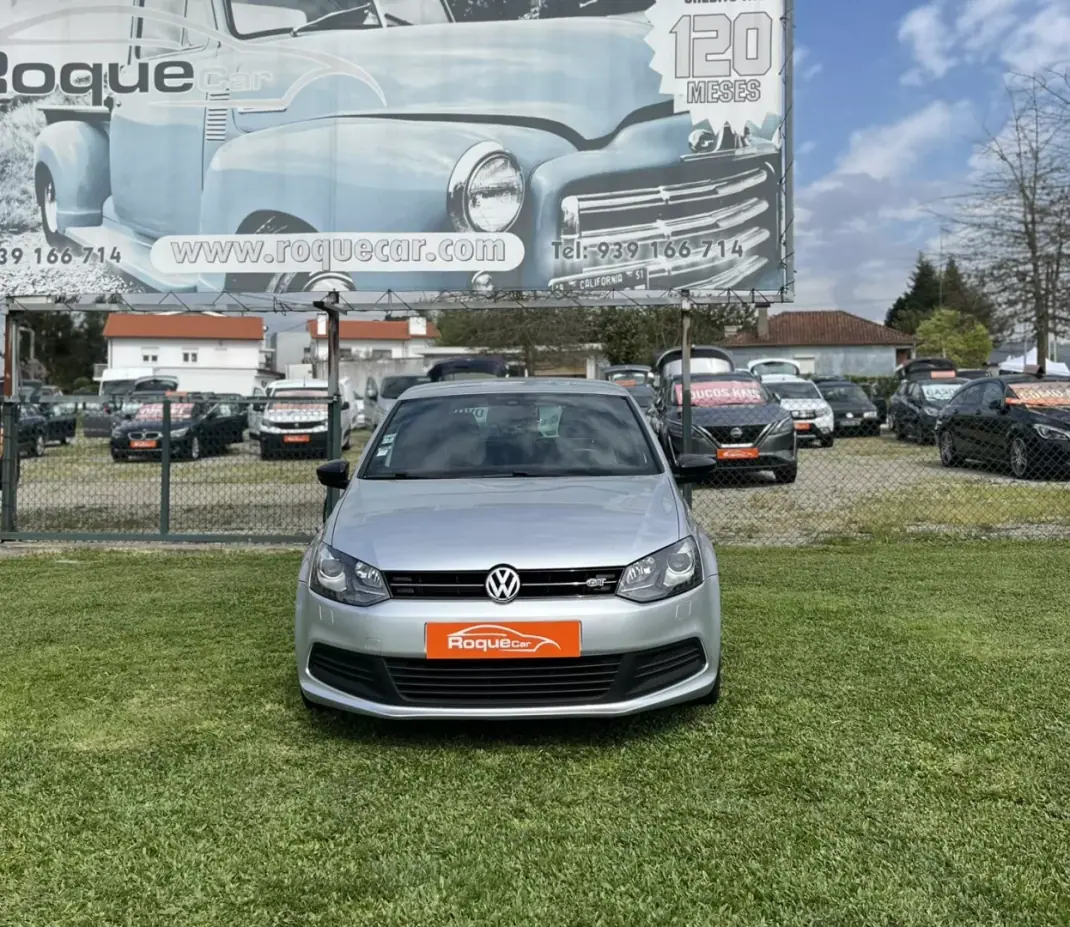 Volkswagen Polo 2013 - 12900 EUR, 150000 km - AUTO.MOTO.pt - 150000km - foto 2 de 13