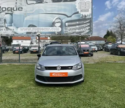 Volkswagen Polo 2013 - 12900 EUR, 150000 km - AUTO.MOTO.pt - 150000km - foto 2 de 13
