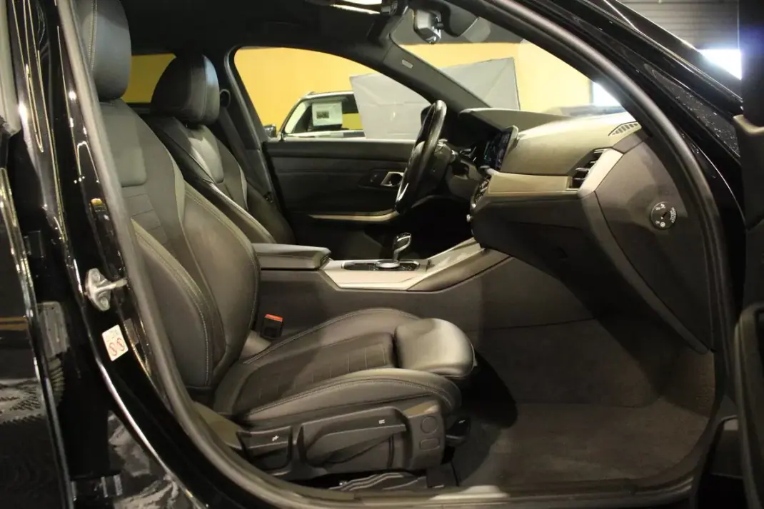 BMW 320 2021 - 26800 EUR, 137000 km - AUTO.MOTO.pt - 137000km - foto 14 de 28