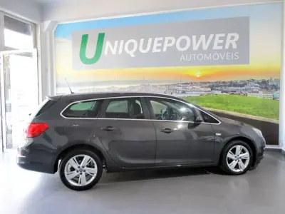 Opel Astra Sports Tourer 2016 - 7490 EUR, 250000 km - AUTO.MOTO.pt - 250000km - foto 6 de 49